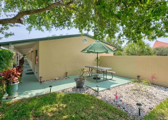 Tequesta Palms Inn